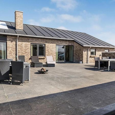 Nice Home In Tarm With Kitchen Exterior foto